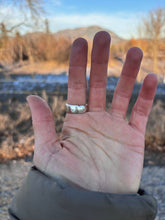 Load image into Gallery viewer, Goldfill Fish Size 8