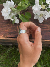 Load image into Gallery viewer, Wildflower Saddle Ring Size 7.75