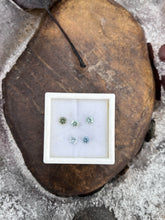 Load image into Gallery viewer, 4 mm Sapphire #3 for Crown of the Continent Rings
