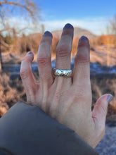 Load image into Gallery viewer, Silver Heart Size 7.25
