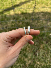Load image into Gallery viewer, UFO Ring size 7.5

