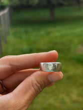 Load image into Gallery viewer, Size 8 Silver Heart

