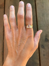 Load image into Gallery viewer, Spinel Size 8
